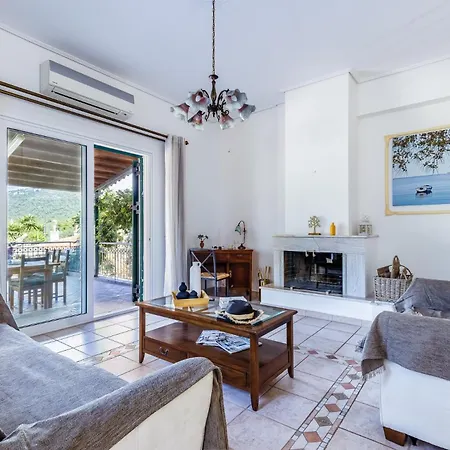 Nature Grand Estate - Spacious With Pool Ditropo