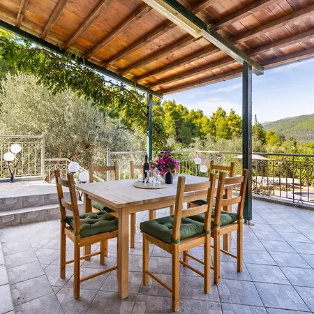 Вилла Nature Grand Estate - Spacious With Pool