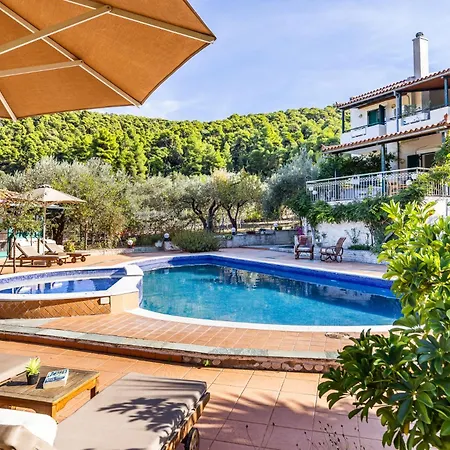 Βίλα Nature Grand Estate - Spacious With Pool Δίτροπο