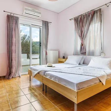 Villa Nature Grand Estate - Spacious With Pool