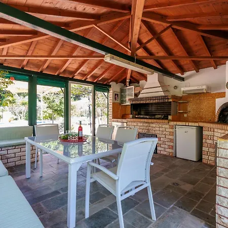 Nature Grand Estate - Spacious With Pool * Ditropo